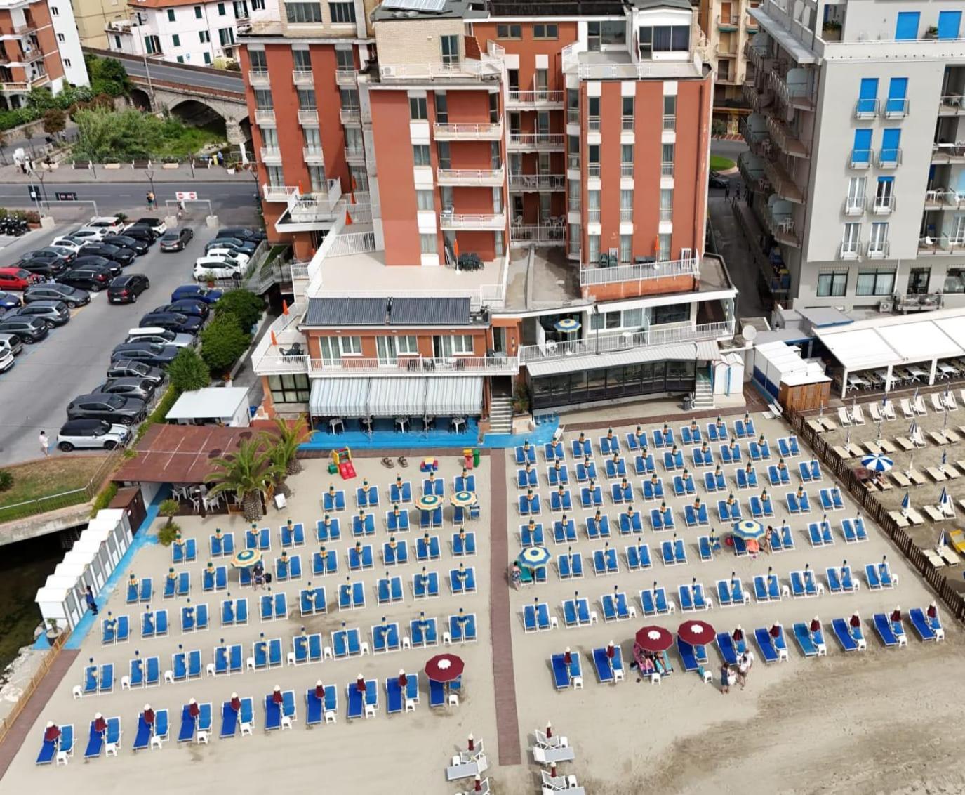 Hotel & Residence Stella Maris ปิเอตราลิกูเร ภายนอก รูปภาพ