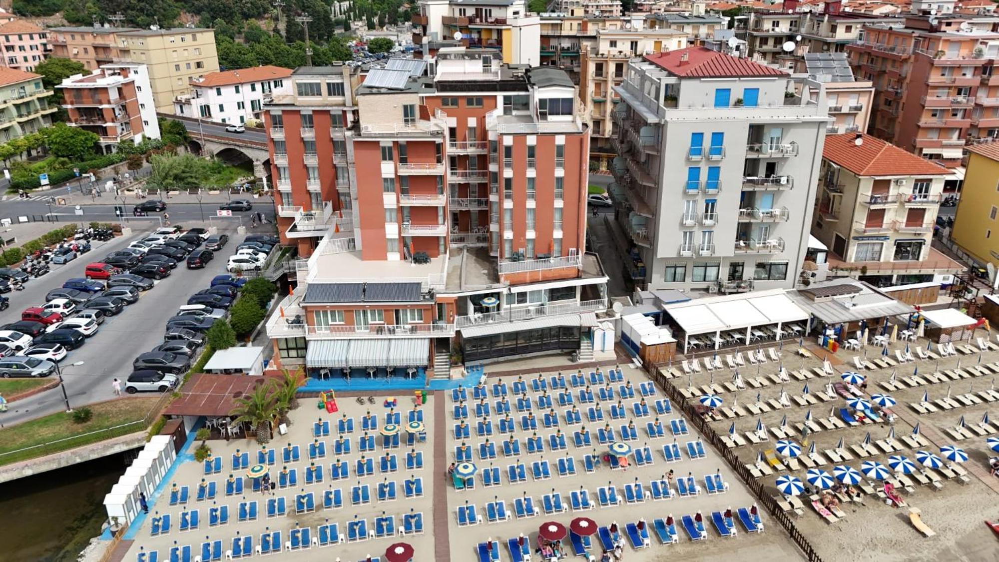 Hotel & Residence Stella Maris ปิเอตราลิกูเร ภายนอก รูปภาพ